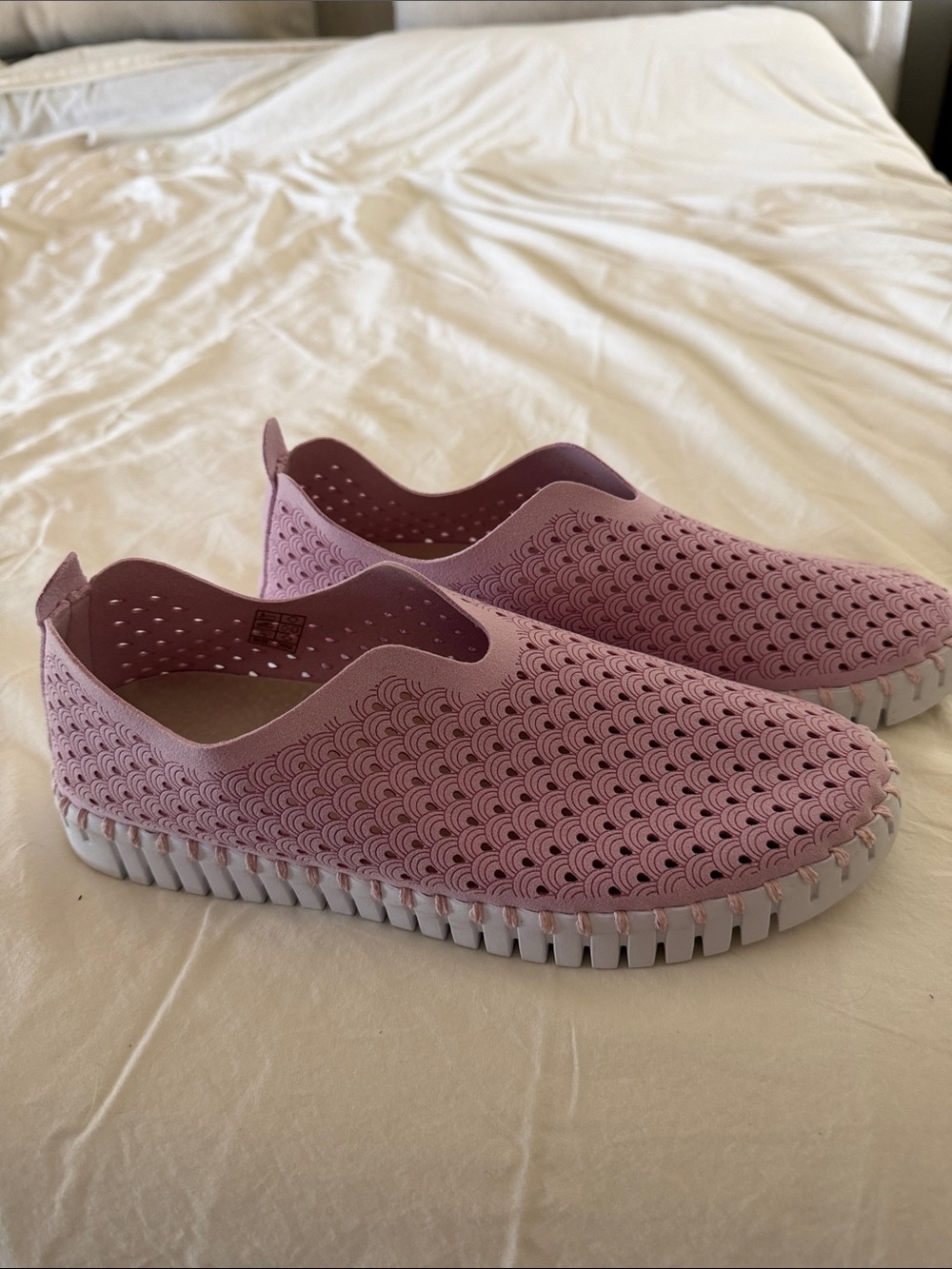 Ilse Jacobsen Lavender Pink Perforated Slip-On Sneakers